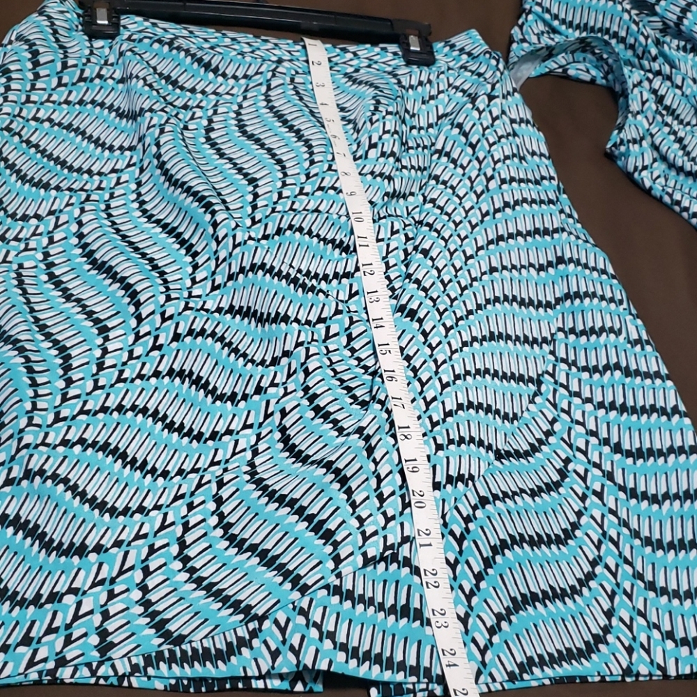 Suit - Picture 6 of 6